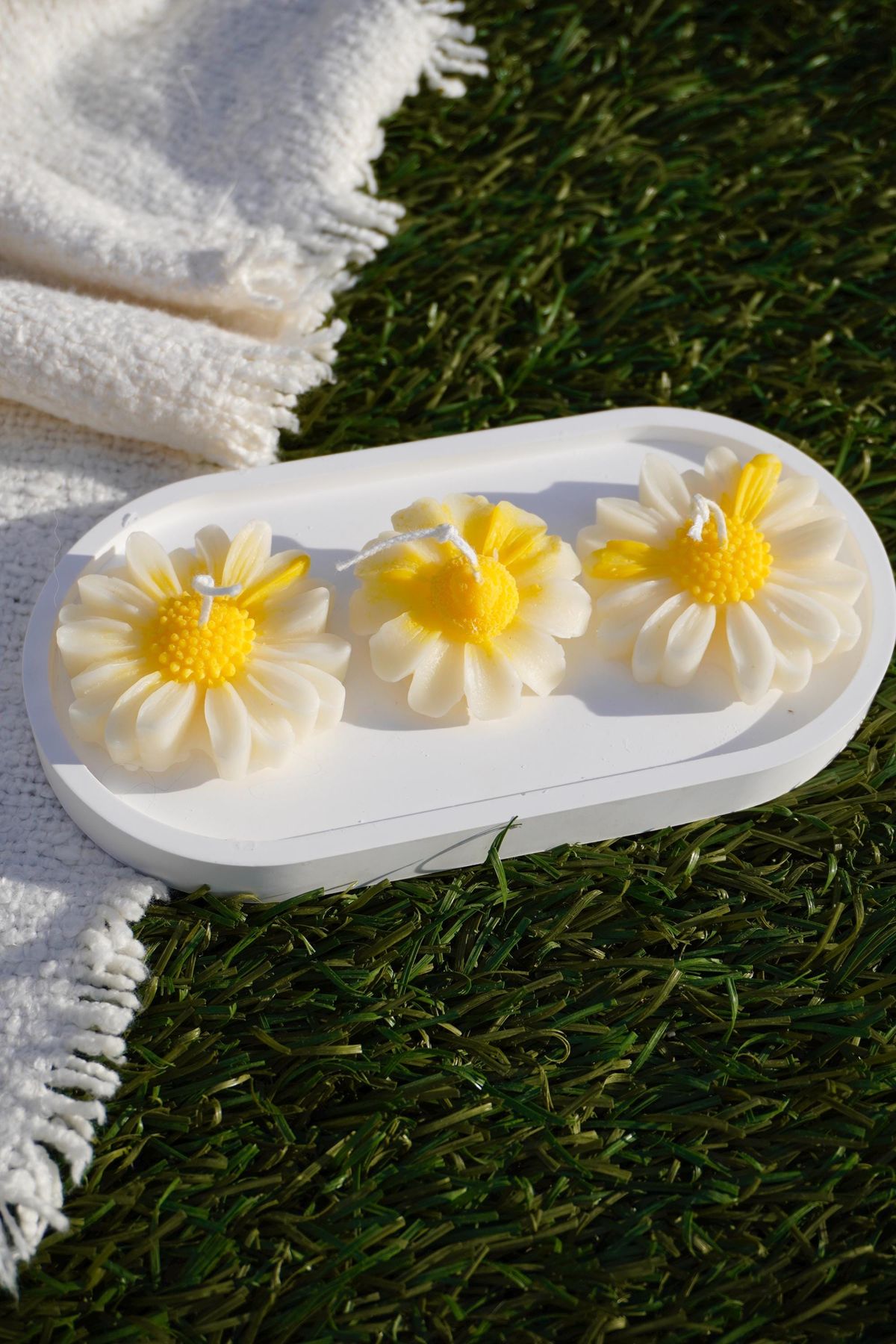 Daisy Candle Set — Pack of 3